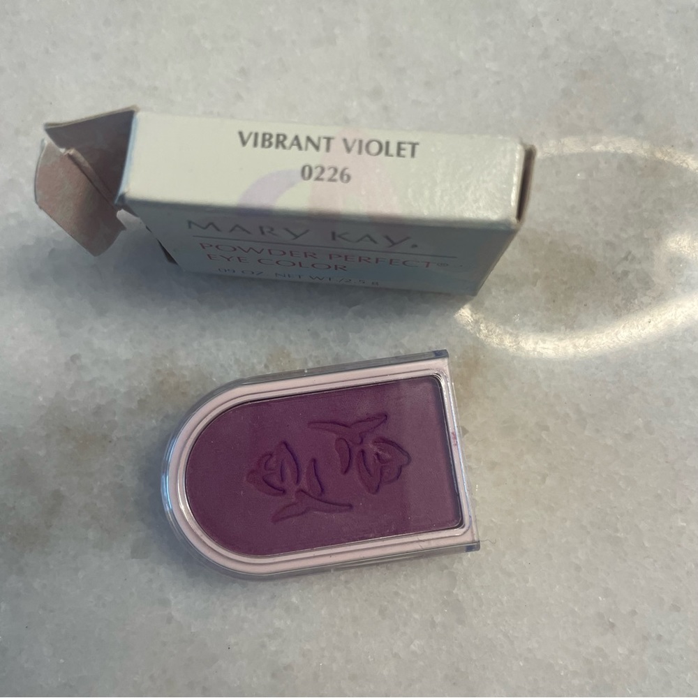 Mary Kay Vibrant Violet Powder Perfect Eye Shadow Retired